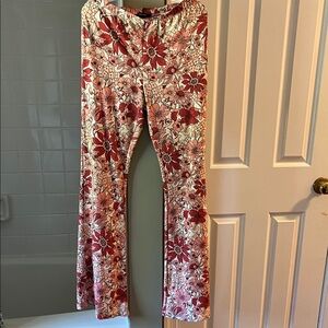 Forever 21 Red, Pink, Crème Cotton Floral Flare Pants. Size M.